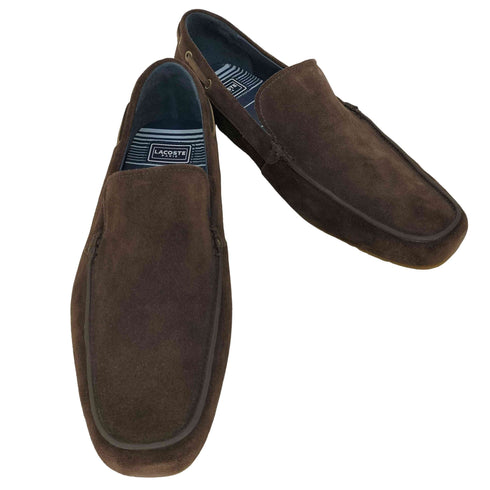 ラコステ LACOSTE ロゴ型押し スエード モカシン ローファー メンズ EUR:43