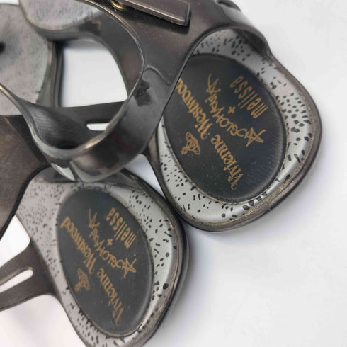 ヴィヴィアンウエストウッド アングロマニア Vivienne Westwood ANGLOMANIA エンボス オーブ ボタン装飾 ラバーストラップ サンダル レディース JPN:23.5