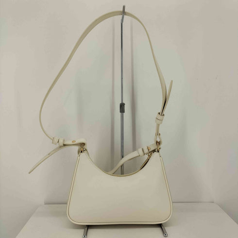 チャールズアンドキース CHARLES&KEITH 23AW ロック&キーチェーン ハンドル トラペーズ バッグ レディース