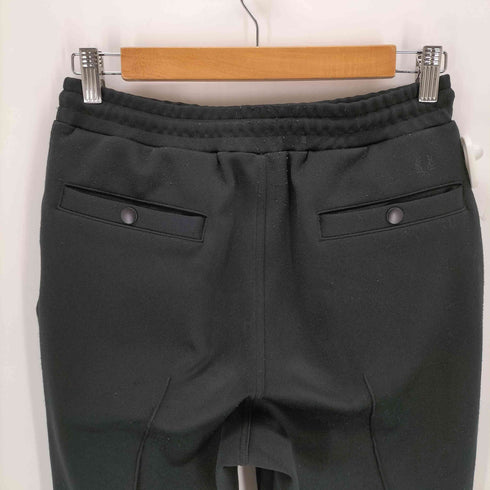 フレッドペリー FRED PERRY 月桂樹ロゴ刺繍センタープレスイージートラックパンツ メンズ JPN:S