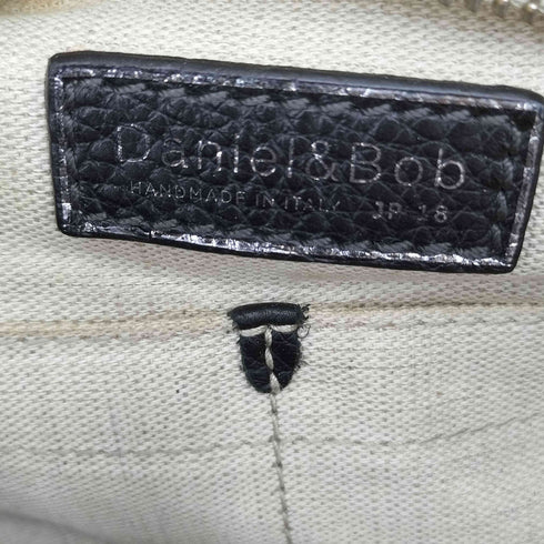 ダニエルアンドボブ Daniel&Bob ROCCHINA39 シュリンクレザー ショルダーブリーフバッグ メンズ