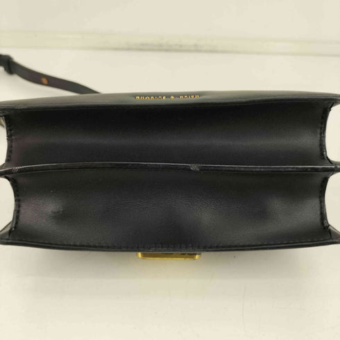 チャールズアンドキース CHARLES&KEITH メタリック アクセント ショルダーバック レディース