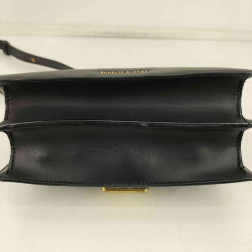 チャールズアンドキース CHARLES&KEITH メタリック アクセント ショルダーバック レディース