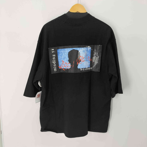 エムワイオービーエヌワイシー M.Y.O.B NYC 両面プリント モックネック 半袖Tシャツ メンズ