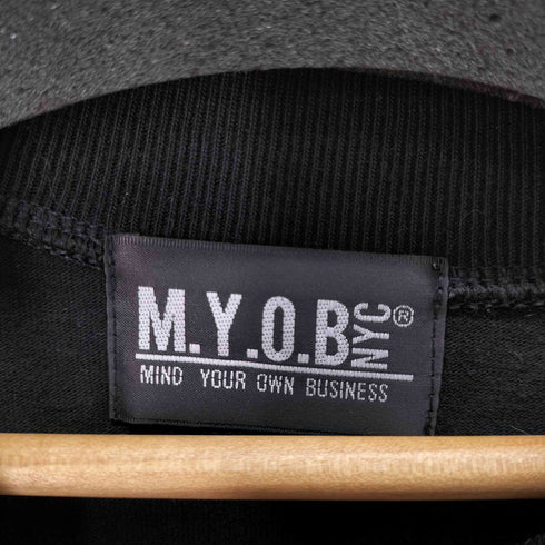 エムワイオービーエヌワイシー M.Y.O.B NYC 両面プリント モックネック 半袖Tシャツ メンズ