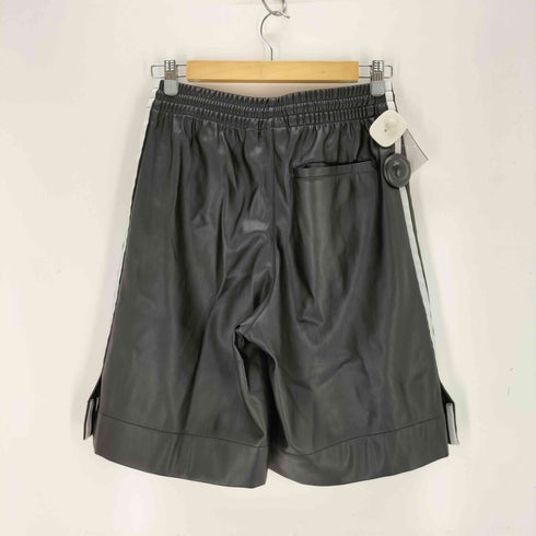 アディダスオリジナルス adidas Originals フェイクレザー アディカラー スリーストライプスショーツ メンズ JPN:S