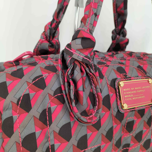 マークバイマークジェイコブス Marc by Marc Jacobs 総柄 キルティング ロゴプレート ハンドバッグ レディース