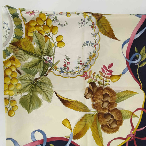 サルヴァトーレフェラガモ Salvatore Ferragamo 大判 フルーツ柄 シルクスカーフ レディース