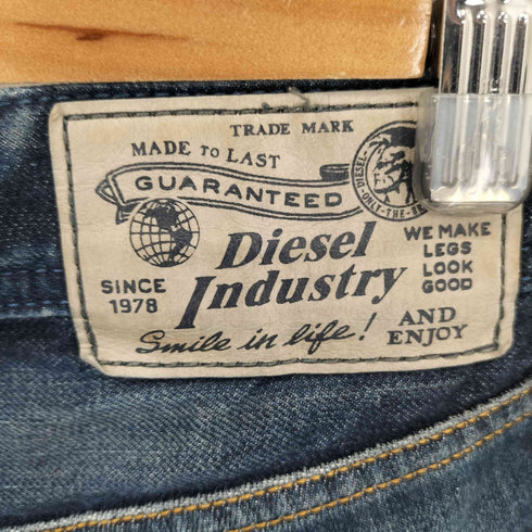 ディーゼル DIESEL LARKEE ボタンフライ シワ加工 ウォッシュド ストレートデニムパンツ レディース 29