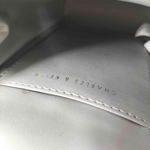 チャールズアンドキース CHARLES&KEITH DISC-EMBELLISHED CHAIN HANDLE POUCH レディース