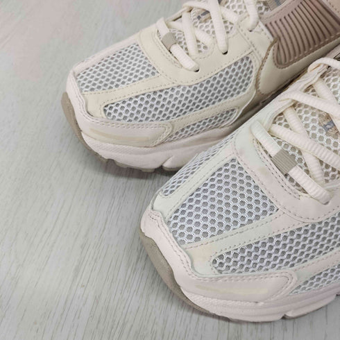 ナイキ NIKE W ZOOM VOMERO 5 PALE IVORY/PALE IVORY-PALE IVORY メンズ JPN:28.5