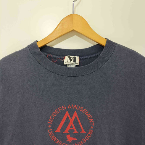 Modern Amusement 90S ロゴプリント ショートスリーブクルーネックTシャツ メンズ import:M