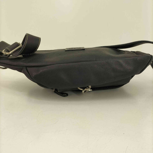 DAYS ART ロゴ刻印 レザー フック ボディバッグ メンズ