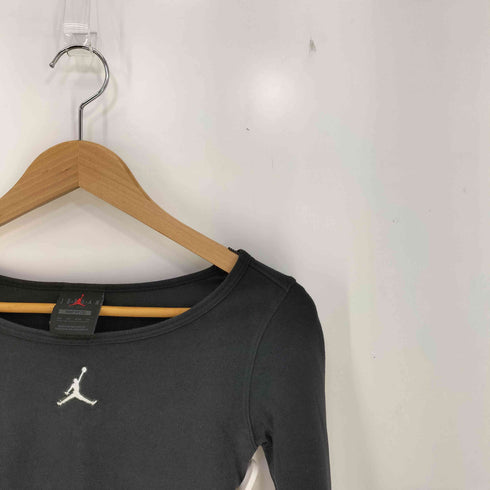 ジョーダンブランド JORDAN BRAND FLIGHT LS TOP ジャンプマン刺繍ロゴ クロップド丈 長袖Tシャツ レディース JPN:XS