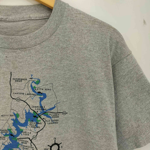 Lake Tenkiller 地図プリント 袖&裾 シングルステッチ メンズ