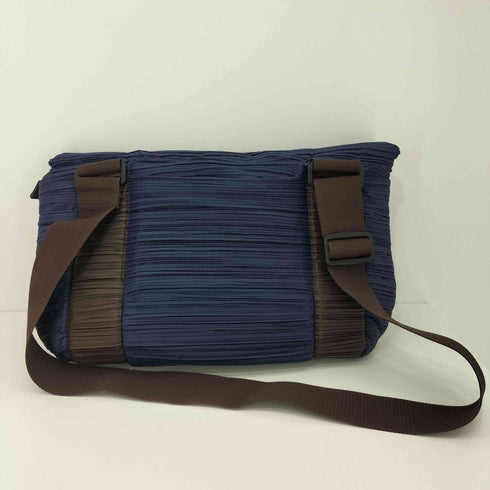 プリーツプリーズイッセイミヤケ PLEATS PLEASE ISSEY MIYAKE 2010AW プリーツ メッセンジャー ショルダーバッグ レディース