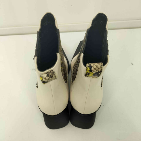 チャールズアンドキース CHARLES&KEITH Glossy Finish Chelsea Boots グロッシー フィニッシュ チェルシー ブーツ レディース 38
