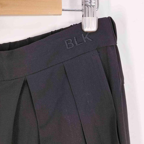 ホワイトマウンテニアリング WHITE MOUNTAINEERING BLK 22AW TECH 3TUCK TAPERED PANTS テック 3タック テーパード パンツ メンズ JPN:3