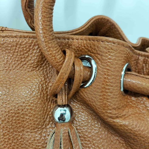 カリーノ carino タッセルチャームレザーバンドバッグ レディース