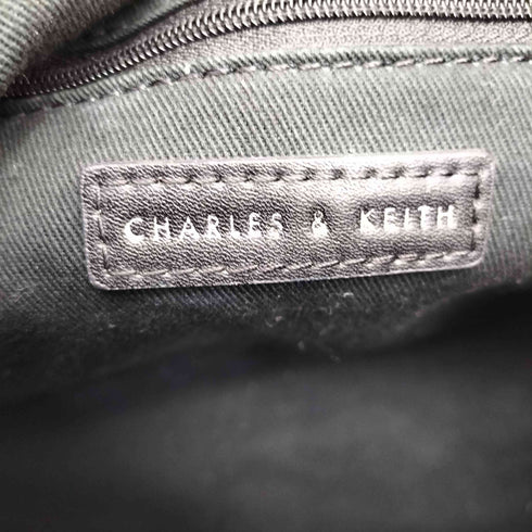 チャールズアンドキース CHARLES&KEITH 捻り ショルダー バッグ レディース M