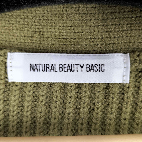 ナチュラルビューティーベーシック NATURAL BEAUTY BASIC ゴールドボタンフォルムニットカーディガン レディース FR