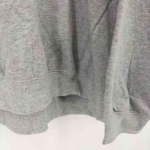 MOVIN ON WITHOUT YOU アーティストプリント クルーネックスウェット トレーナー メンズ