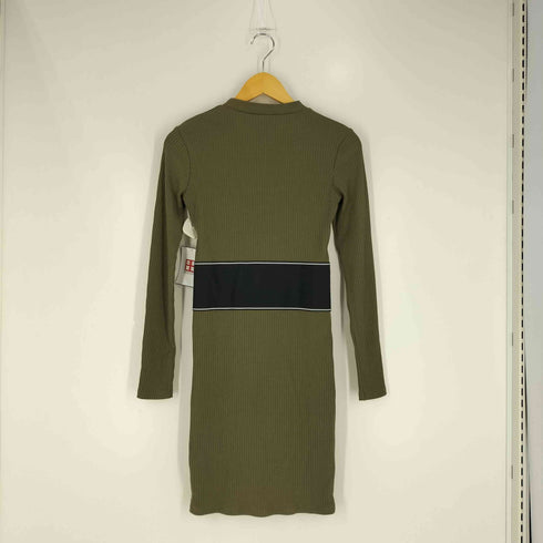 ゲス GUESS ウエストロゴ スリムフィットワンピース レディース import:S