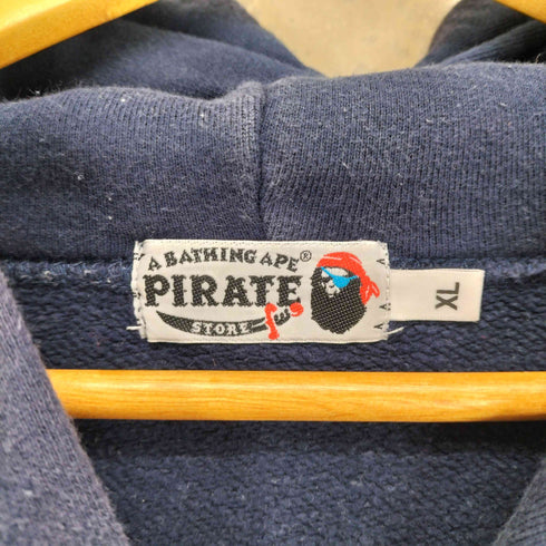 アベイシングエイプ A BATHING APE PIRATE STORE フロントプリントプルオーバーパーカー メンズ XL