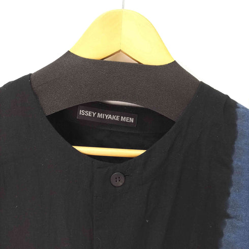 イッセイミヤケメン ISSEY MIYAKE MEN ハンドダイ ラミーリネン混ン ノーカラーシャツ メンズ JPN:3