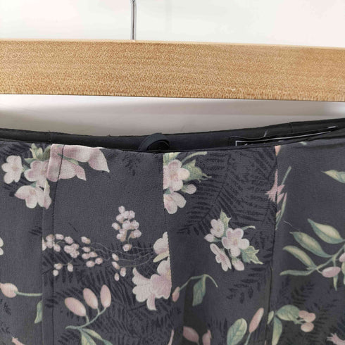 サルヴァトーレフェラガモ Salvatore Ferragamo シルク100 花柄スカート レディース 38