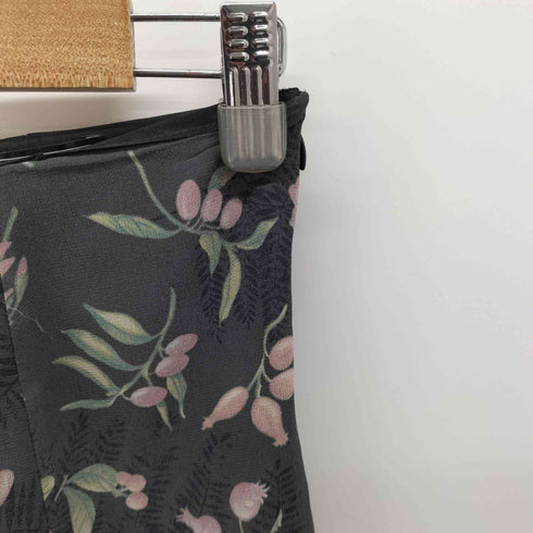 サルヴァトーレフェラガモ Salvatore Ferragamo シルク100 花柄スカート レディース 38