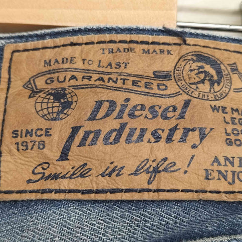 ディーゼル DIESEL LARKEE L.30 ダメージ ストレートデニム メンズ W30/L31