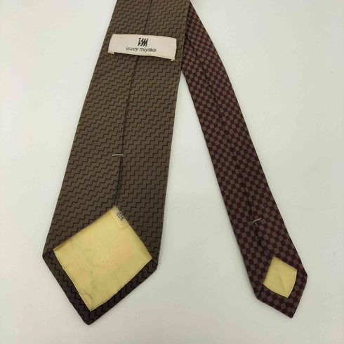 アイムイッセイミヤケ im ISSEY MIYAKE 階段柄 シルクネクタイ メンズ