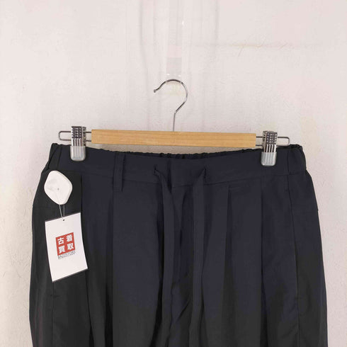 カズユキクマガイアタッチメント KAZUYUKI KUMAGAI ATTACHMENT スパンポリエステルストレッチツイル ベルト付ワイドテーパードパンツ メンズ JPN:3