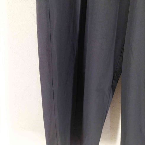 カズユキクマガイアタッチメント KAZUYUKI KUMAGAI ATTACHMENT スパンポリエステルストレッチツイル ベルト付ワイドテーパードパンツ メンズ JPN:3