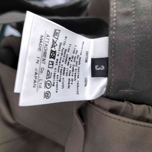 カズユキクマガイアタッチメント KAZUYUKI KUMAGAI ATTACHMENT 強撚ギャバ ベルト付きワイドテーパードパンツ メンズ JPN:3