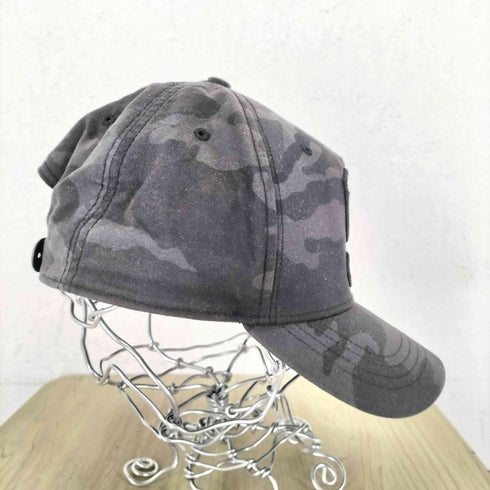 バーニーズニューヨーク BARNEYS NEWYORK カモ柄ナンバリングデザインキャップ メンズ