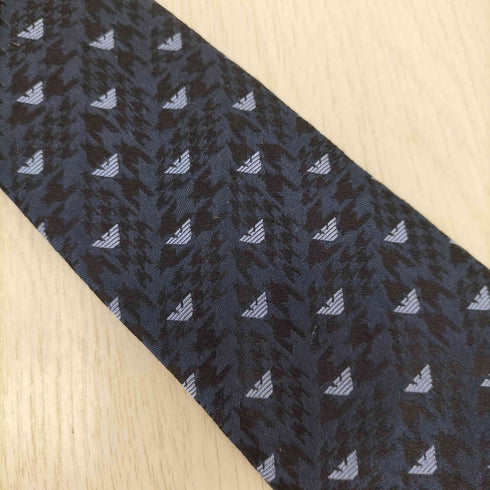 エンポリオアルマーニ EMPORIO ARMANI イタリア製 ロゴ総柄 シルクネクタイ メンズ