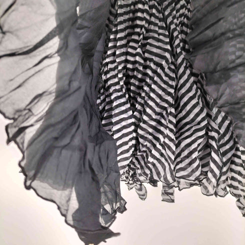 ミー イッセイミヤケ me ISSEY MIYAKE 07AW 裏地ストライプ プリーツ イージー スカート レディース
