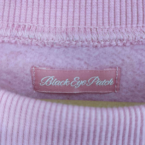 ザブラックアイパッチ THE BLACK EYE PATCH OG LABEL CROPPED CREW SWEAT PINK レディース