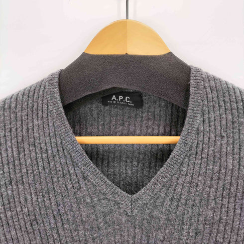 アーペーセー A.P.C. フランス製vネックウールニット レディース