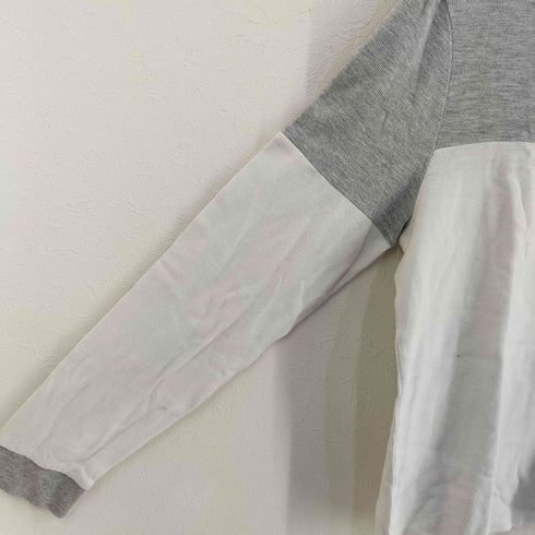 ゲス GUESS ロゴ エンボス トップス メンズ import:M