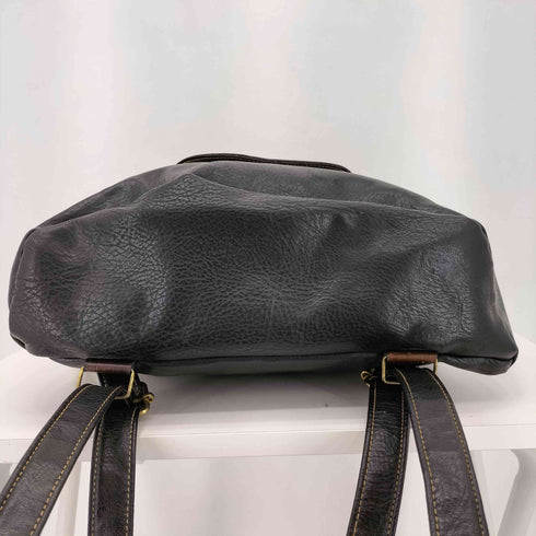 TRAVERTINO レザー リュック バッグパック レディース