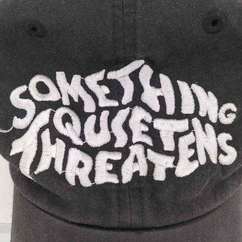 Something Quiet Threatens ロゴ刺繍 ベースボールキャップ メンズ