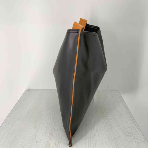 chikashitsu+ vegan leather triangle bag レディース