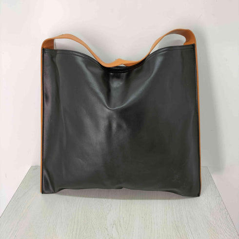 chikashitsu+ vegan leather triangle bag レディース