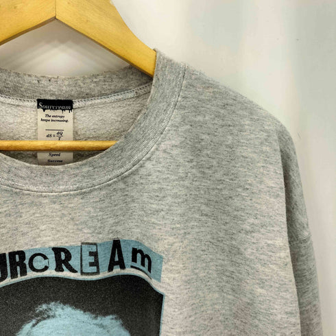 SOURCREAM フロントプリント クルーネック スウェット メンズ