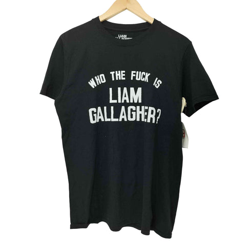 WHO THE FUCK IS LIAM GALLAGHER TEE メンズ