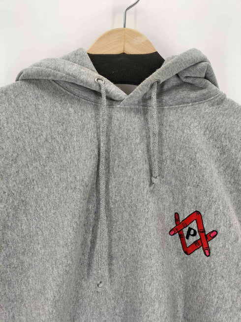 パンクドランカーズ PUNK DRUNKERS トライアングル刺繍パーカ メンズ JPN:XL