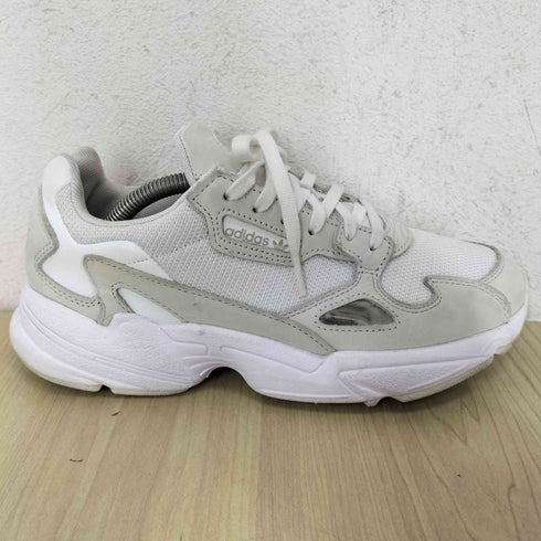 アディダス adidas Falcon ローカットスニーカー レディース 24